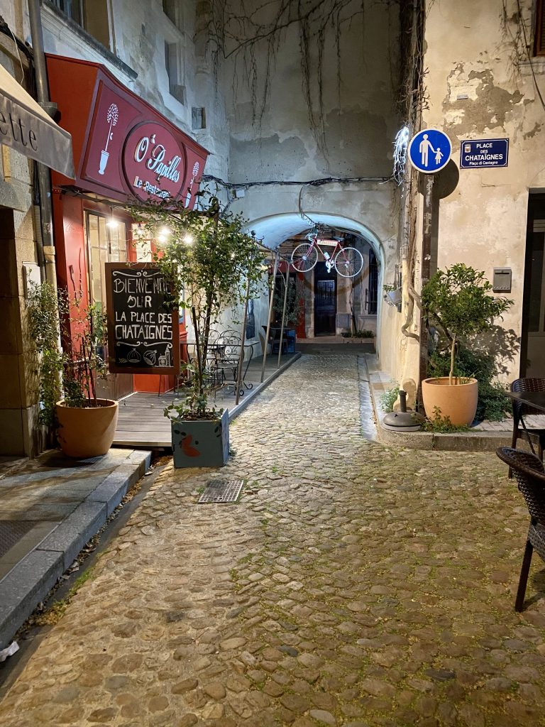 Place des Châtaignes, Avignon