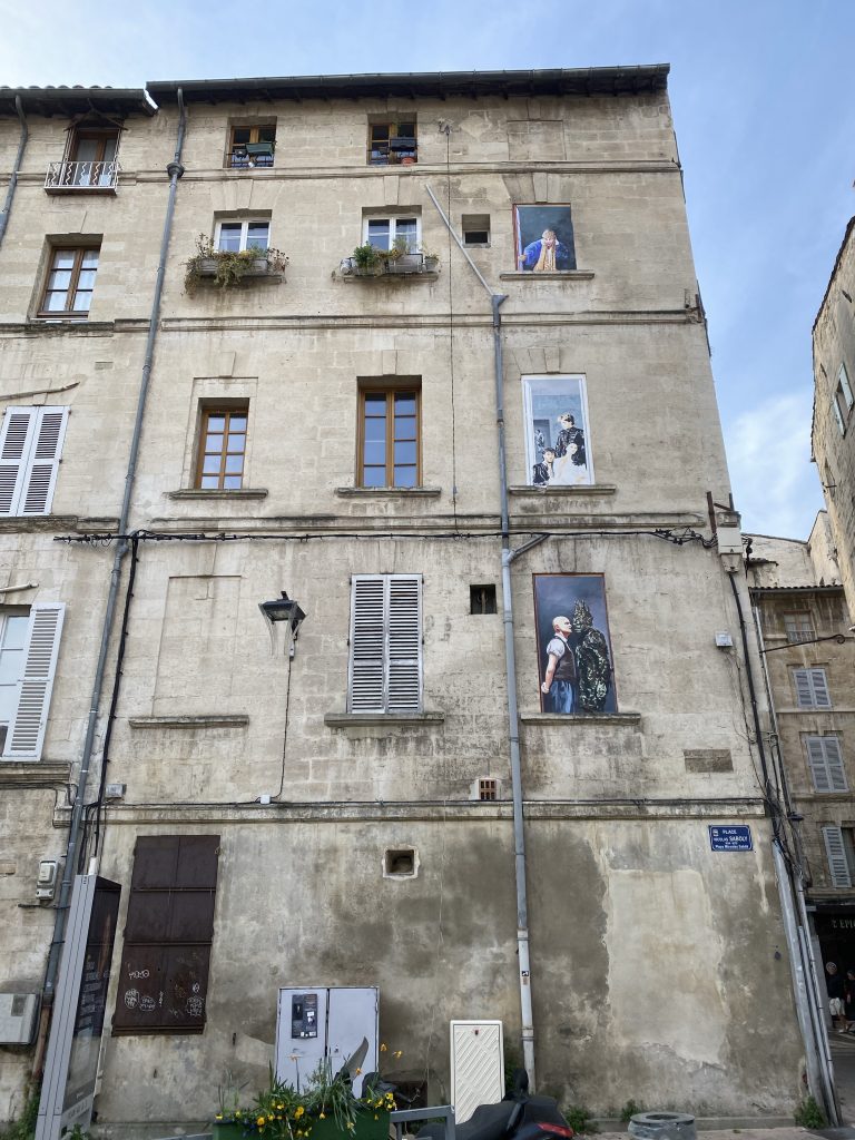 Trompe-l'œil windows in Avignon